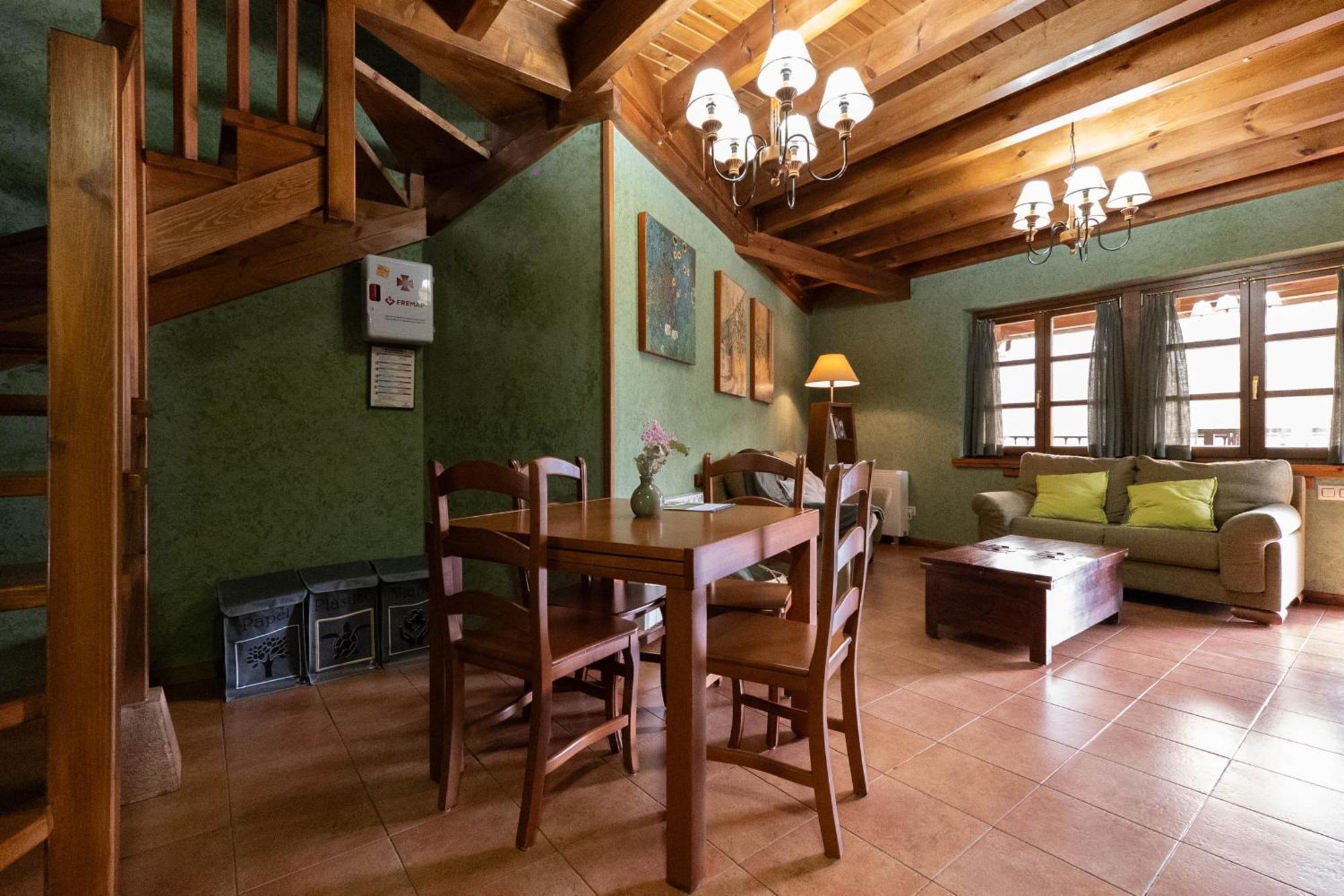 Apartamentos Rurales San Feliz ポラ・デ・レナ エクステリア 写真