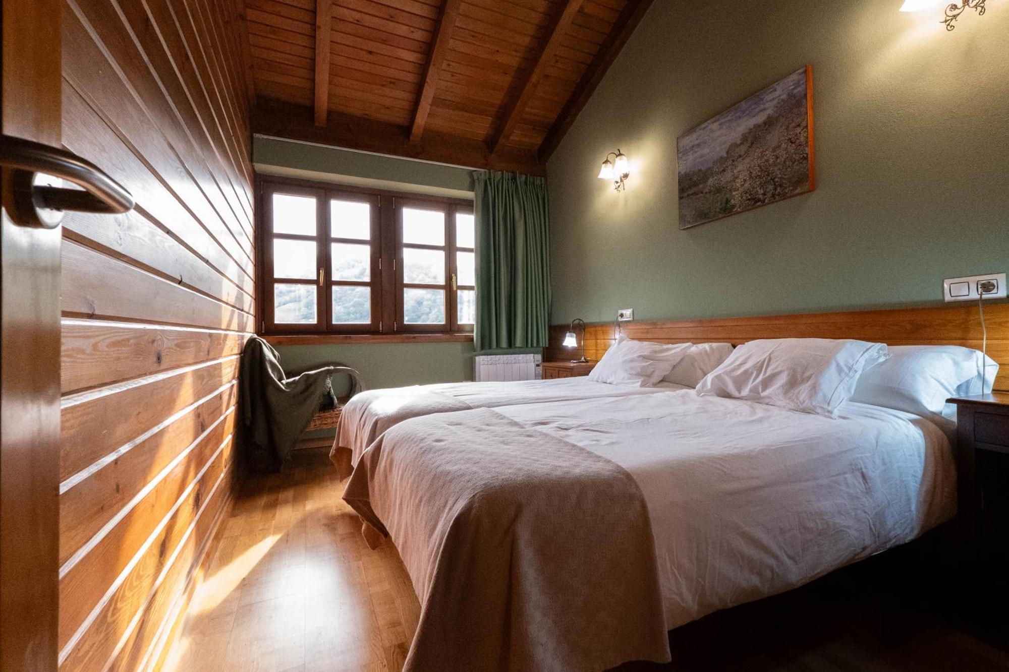 Apartamentos Rurales San Feliz ポラ・デ・レナ エクステリア 写真