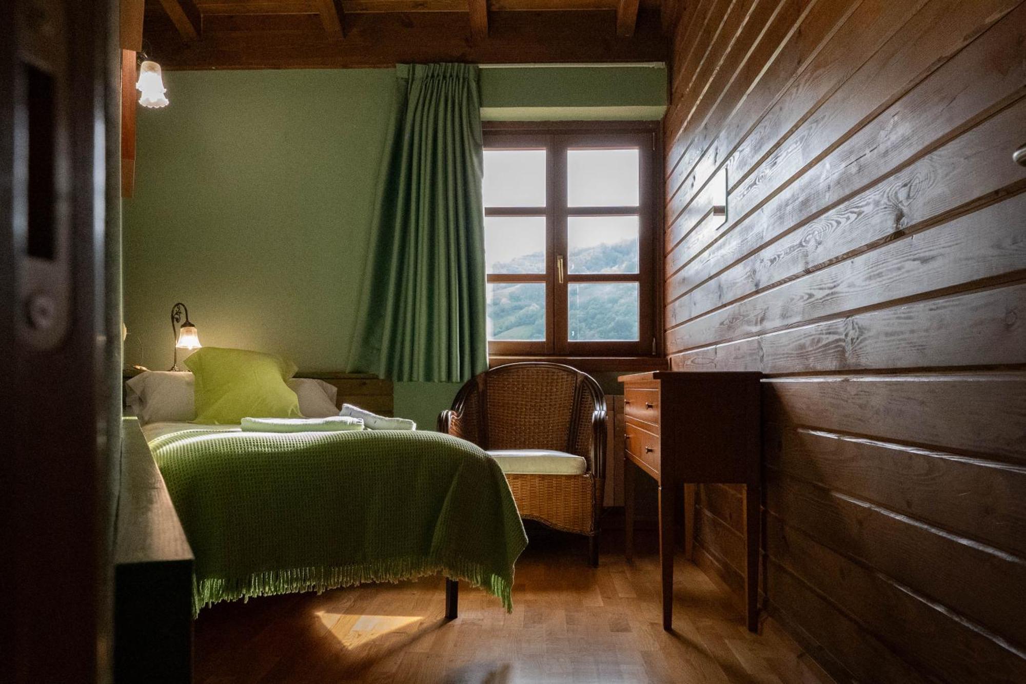 Apartamentos Rurales San Feliz ポラ・デ・レナ エクステリア 写真